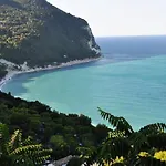 Caletta Del Conero Bed & Breakfast 3*