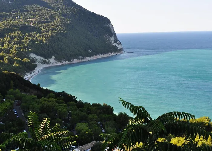Caletta Del Conero Bed and Breakfast 3*